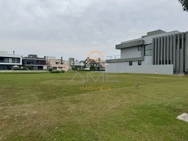 Terreno com 421m², à venda, no bairro Laranjal em Pelotas