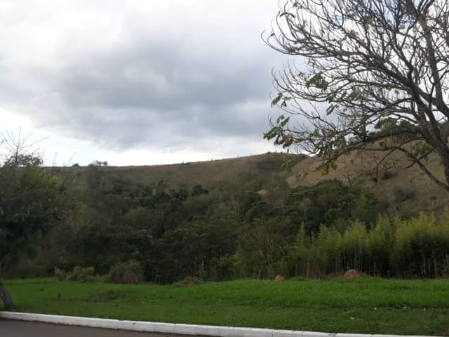 Terreno com 448m², à venda, no bairro Grama em Juiz de Fora