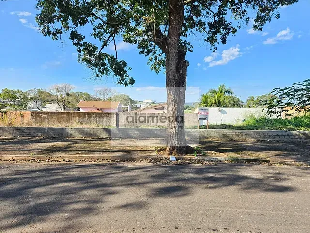 Terreno com 465m², à venda, no bairro NOVA JACAREZINHO em Jacarezinho
