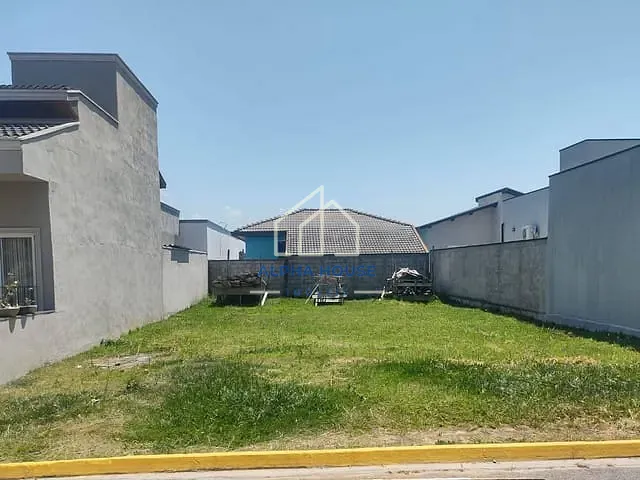 Terreno com 253m², à venda, no bairro Loteamento Pinheiros de Tremembé em Tremembé