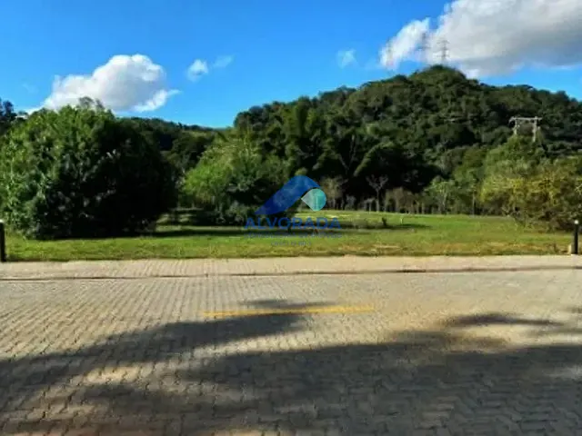 Terreno com 668m², à venda, no bairro Estância Guararema em Guararema