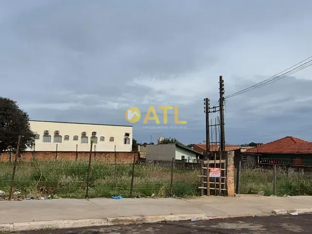 Terreno com 755m², à venda, no bairro Vila Recreio em Ourinhos