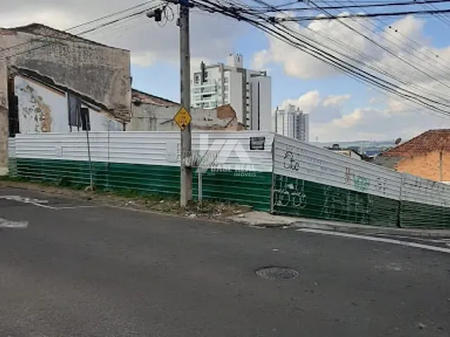 Terreno com 353m², à venda, no bairro Centro em Ponta Grossa