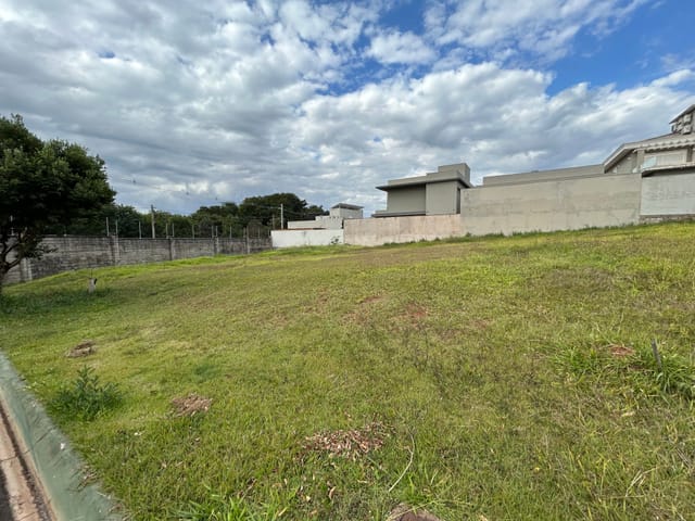 Terreno com 525m², à venda, no bairro Chácara Espraiado em Franca