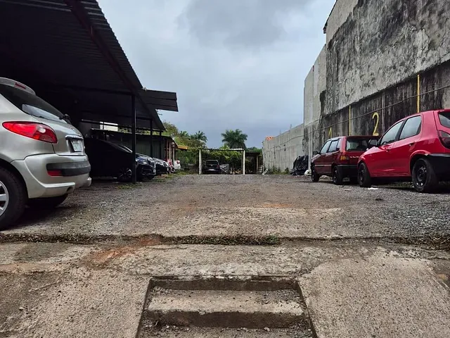 Terreno com 528m², à venda, no bairro Jardim Ana Estela em Carapicuíba