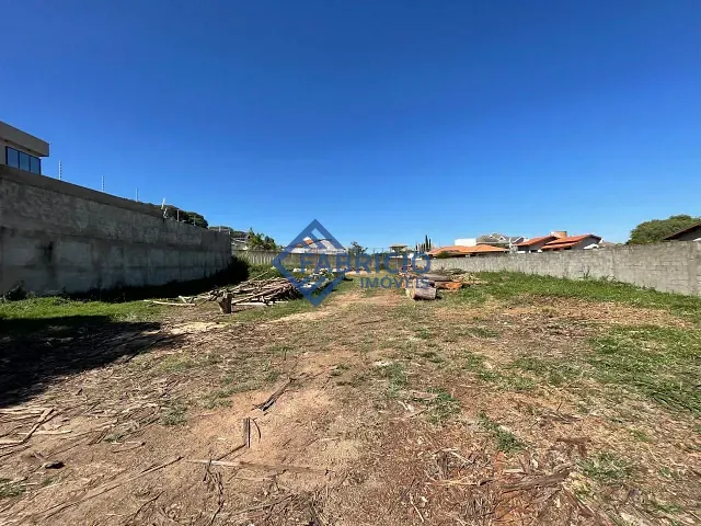 Terreno com 2000m², à venda, no bairro Centro em Vinhedo