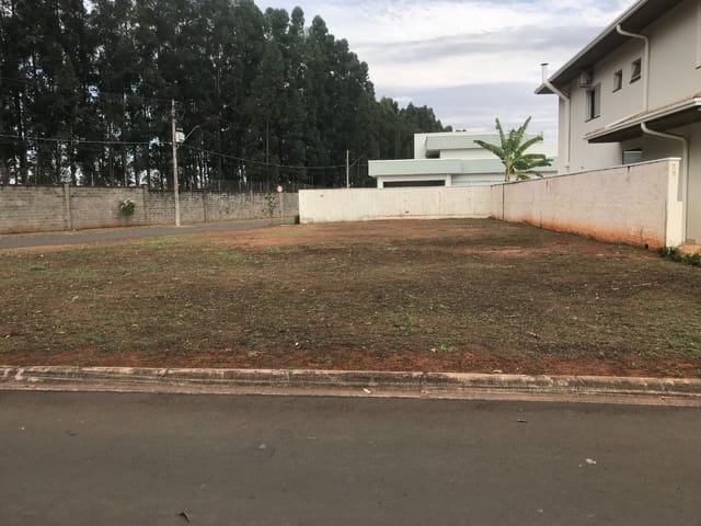 Foto do Terreno - Terreno ideal para a construção da casa que você sempre sonhou! | Hermes Imóveis