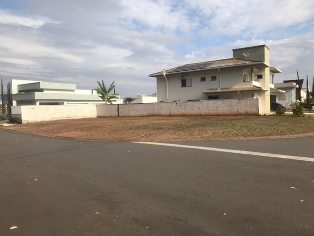 Foto do Terreno - Terreno ideal para a construção da casa que você sempre sonhou! | Hermes Imóveis