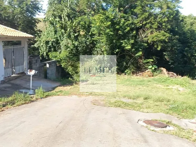 Terreno com 668m², à venda, no bairro Praia Azul em Americana