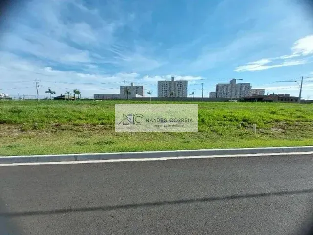 Terreno com 318m², à venda, no bairro Gleba Simon Frazer em Londrina