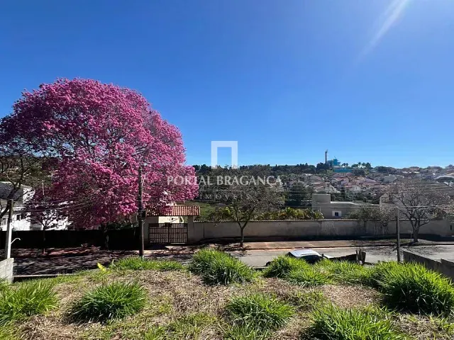 Terreno com 1267m², à venda, no bairro Chácaras São Conrado em Bragança Paulista