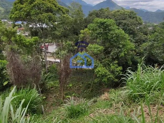 Terreno com 394m², à venda, no bairro Massaguaçu em Caraguatatuba
