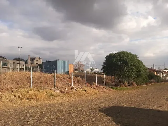 Terreno com 1210m², à venda, no bairro Uvaranas em Ponta Grossa