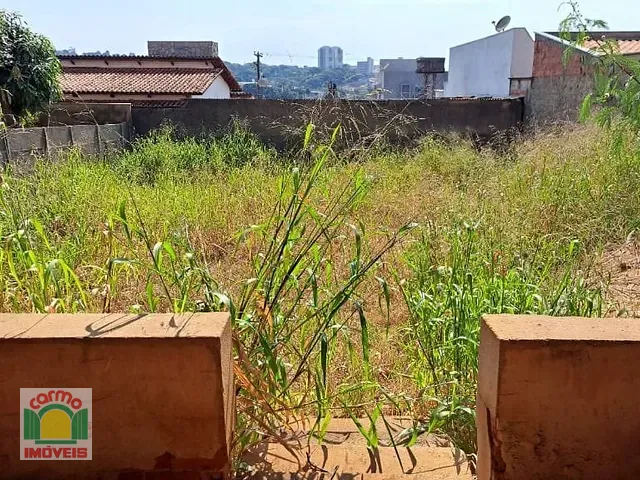 Terreno com 420m², à venda, no bairro Maracanã em Anápolis