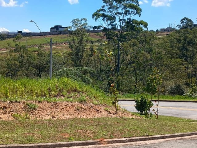 Terreno com 256m², à venda, no bairro Cézar de Souza em Mogi das Cruzes