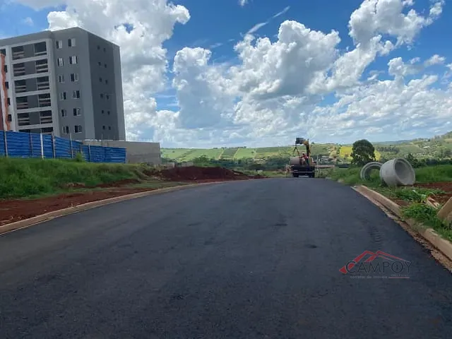 Terreno com 900m², à venda, no bairro Núcleo Habitacional Papa João Paulo I em Apucarana