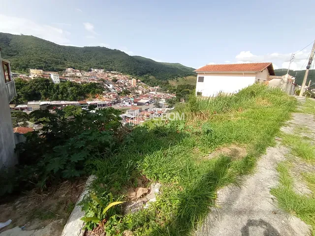 Terreno com 358m², à venda, no bairro Bem Bastos em Poços de Caldas
