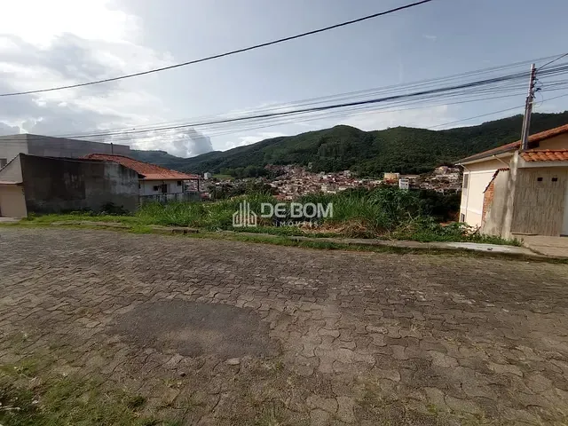 Terreno com 358m², à venda, no bairro Bem Bastos em Poços de Caldas