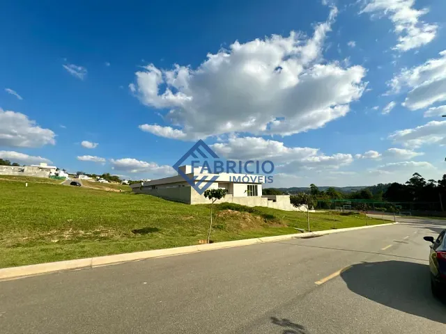 Terreno com 600m², à venda, no bairro Santa Cândida em Vinhedo