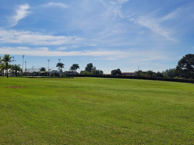 Terreno com 450m², à venda, no bairro Ninho Verde I em Porangaba