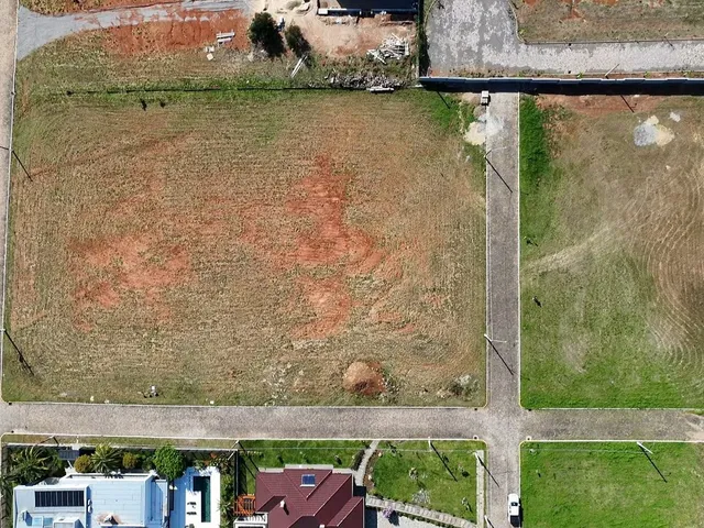Terreno com 1416m², à venda, no bairro Paraiso em Vila Flores