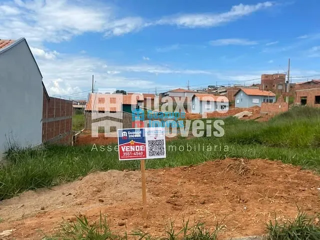 Terreno com 253m², à venda, no bairro Residencial Fazenda Planalto em Guaxupé
