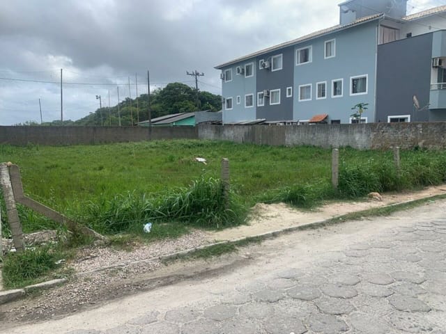 Terreno com 650m², à venda, no bairro Ingleses do Rio Vermelho em Florianópolis