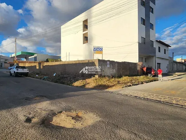 Terreno com 300m², à venda, no bairro Ibirapuera em Vitória da Conquista