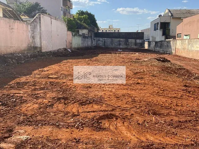 Terreno com 656m², à venda, no bairro Centro em Londrina