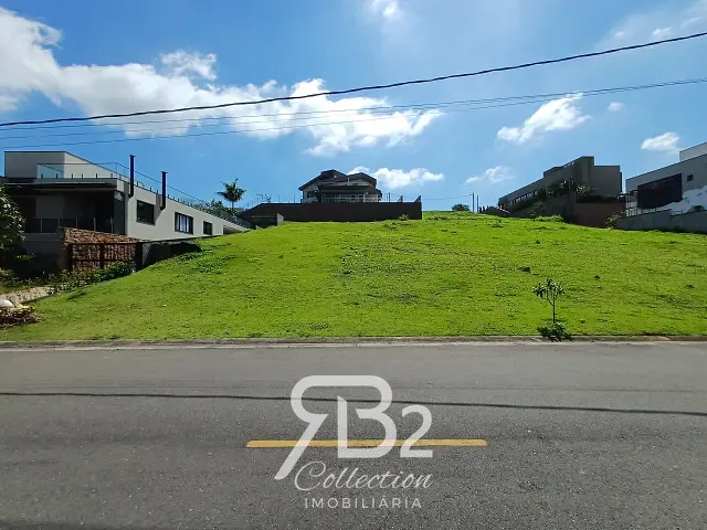 Terreno com 800m², à venda, no bairro Monte Alegre em Vinhedo