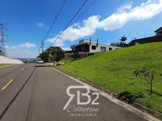 Terreno com 800m², à venda, no bairro Monte Alegre em Vinhedo