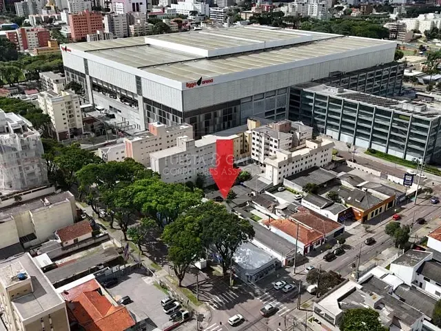 Terreno com 550m², à venda, no bairro Água Verde em Curitiba
