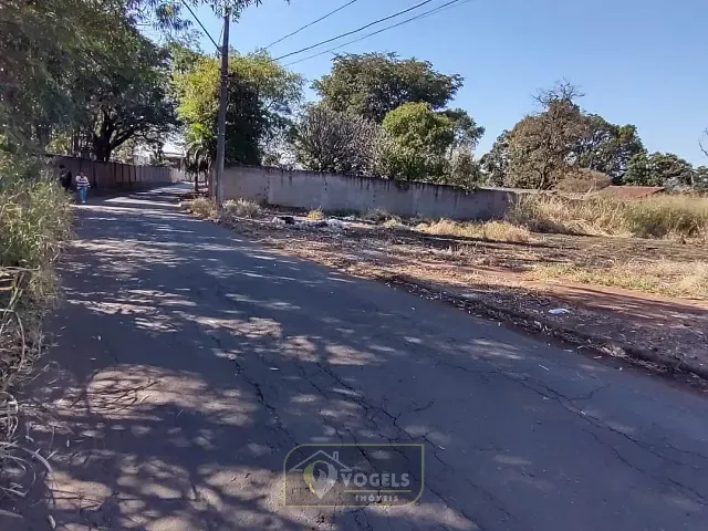 Terreno com 1579m², à venda, no bairro Roseira de Cima em Jaguariúna