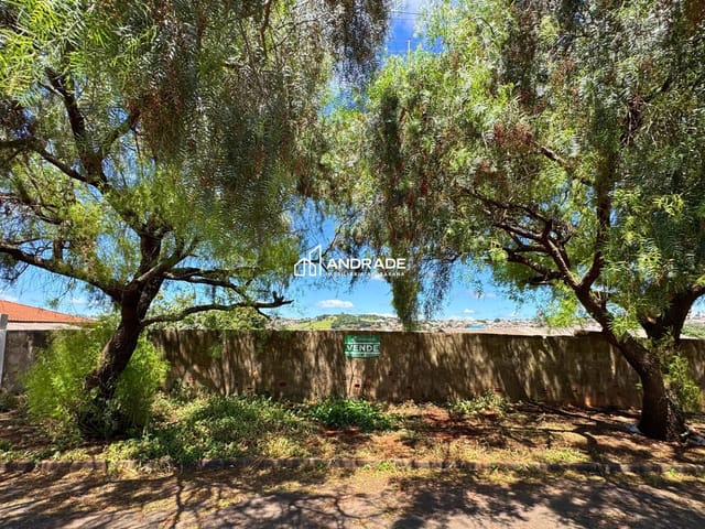 Terreno com 142m², à venda, no bairro Vila Santa Lorena em Apucarana