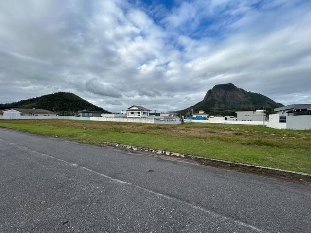 Terreno com 362m², à venda, no bairro Inoã (Inoã) em Maricá