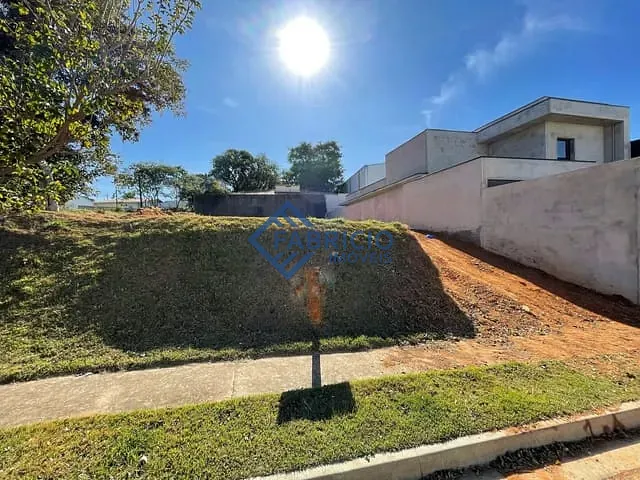 Terreno com 250m², à venda, no bairro Pinheirinho em Vinhedo