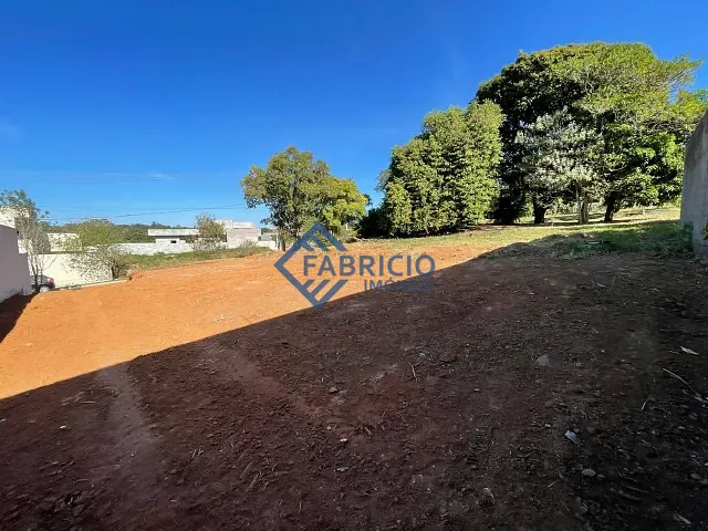 Terreno com 250m², à venda, no bairro Pinheirinho em Vinhedo