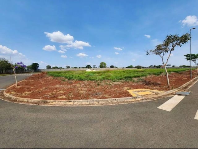 Terreno com 612m², à venda, no bairro Parque Fortaleza em Nova Odessa