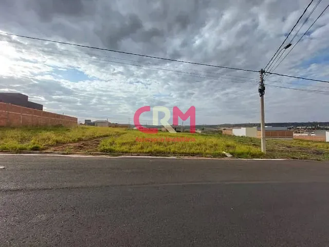 Terreno com 330m², à venda, no bairro Parque Residencial Laranjeiras V em Taquaritinga