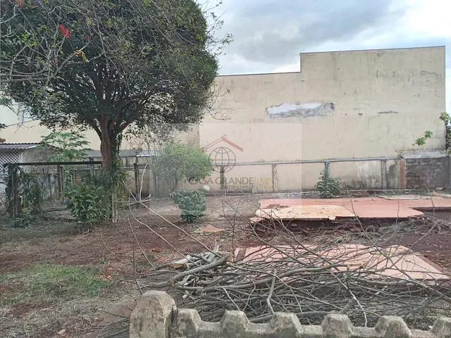 Terreno com 400m², à venda, no bairro Centro em Rolândia