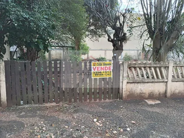Terreno com 400m², à venda, no bairro Centro em Rolândia