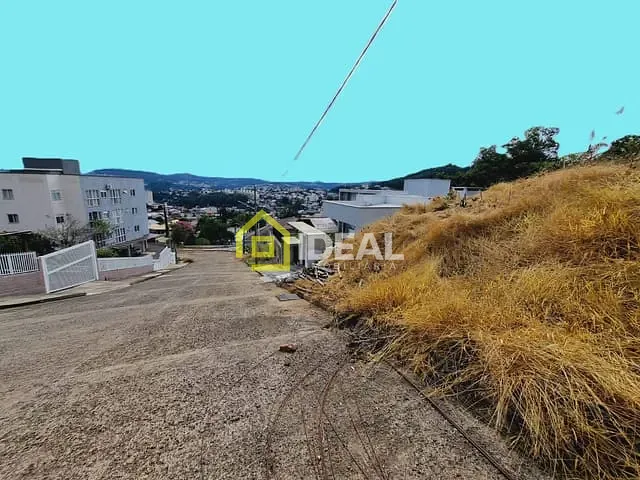Terreno com 397m², à venda, no bairro Guilherme Reich em Concórdia