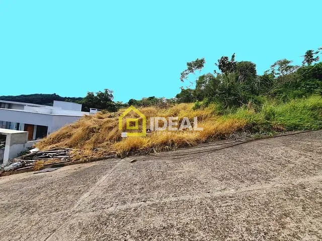 Terreno com 397m², à venda, no bairro Guilherme Reich em Concórdia