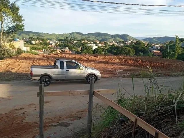 Terreno com 600m², à venda, no bairro Roma em Volta Redonda