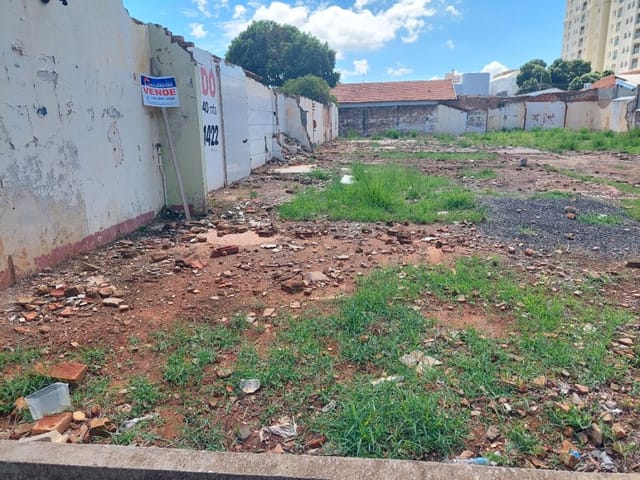 Terreno com 840m², à venda, no bairro Centro em Araçatuba