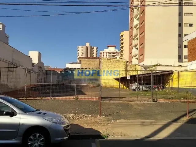 Terreno com 700m², para alugar, no bairro Centro em Rio Claro