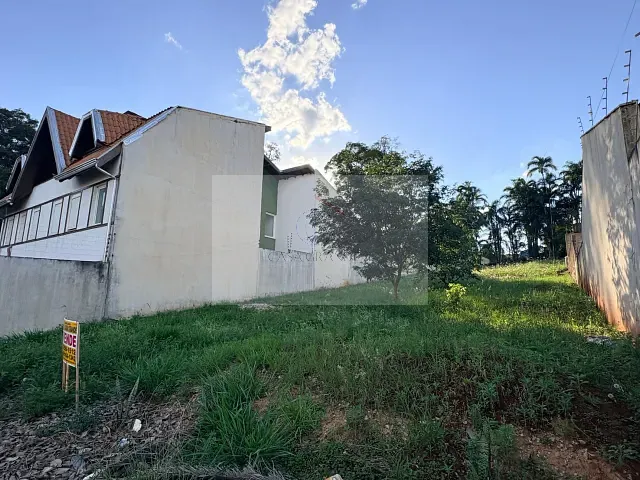 Terreno com 803m², à venda, no bairro Jardim Roland em Rolândia