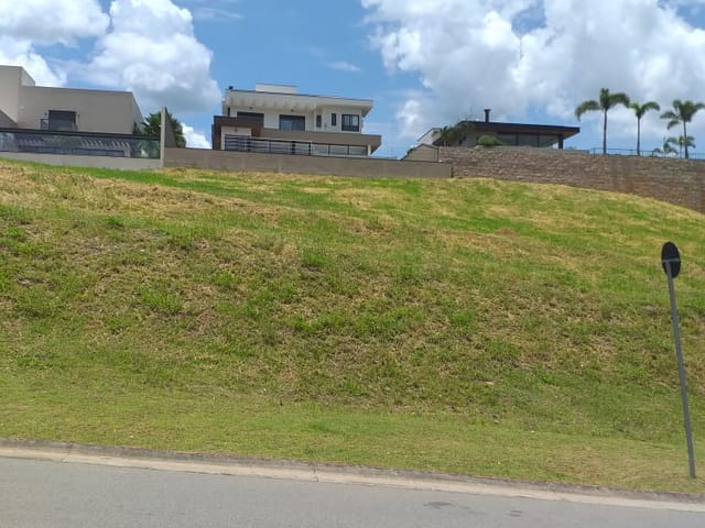 Terreno com 800m², à venda, no bairro Monte Alegre em Vinhedo