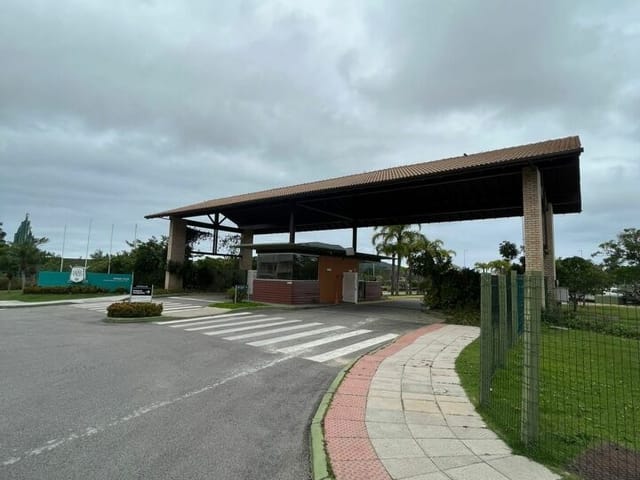 Terreno com 900m², à venda, no bairro Ingleses do Rio Vermelho em Florianópolis