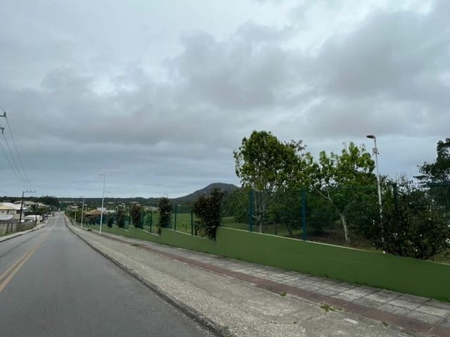 Terreno com 900m², à venda, no bairro Ingleses do Rio Vermelho em Florianópolis